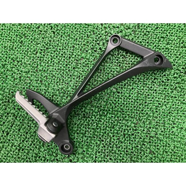 ZX-10R タンデムステップ 右 0700 カワサキ 純正 中古 バイク 部品 ZX1000J コ...