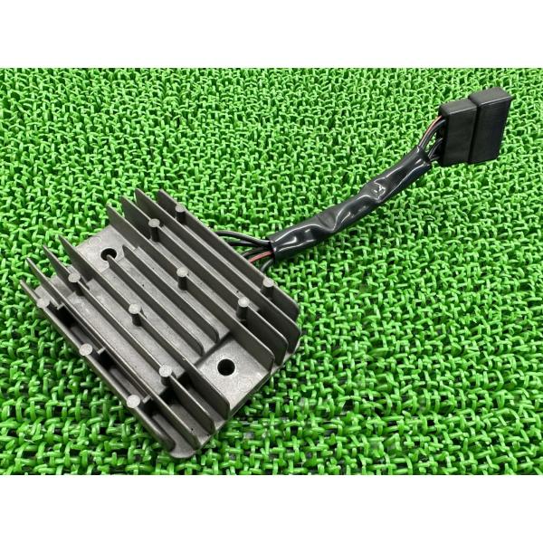 GSX1300Rハヤブサ レギュレター スズキ 純正 中古 バイク 部品 GW71A レギュレーター...