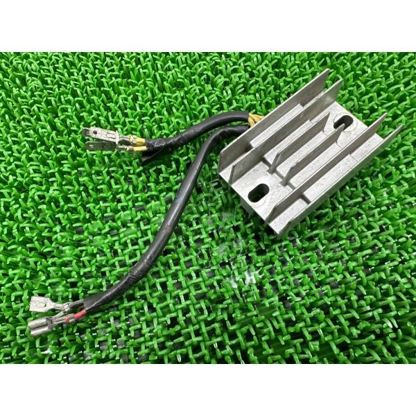 GSX250Sカタナ レギュレター スズキ 純正 中古 バイク 部品 GJ76A GSX400Sカタ...