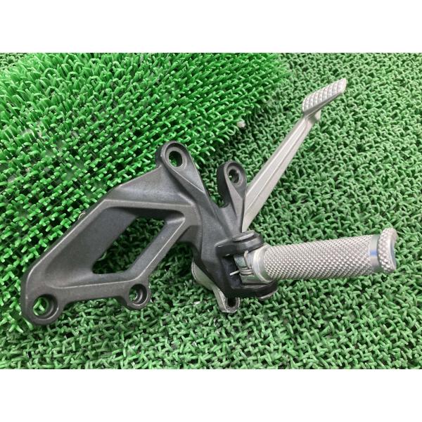 ZX-14R ステップ 右 0235 カワサキ 純正 中古 バイク 部品 ZXT40E ブレーキペダ...