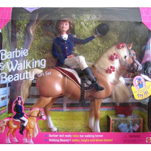 Barbie   Walking Beauty Gift Set