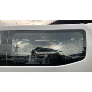 NV350キャラバン VW2E26 右スライドドアガラス M540 82300-3XU1B 送料