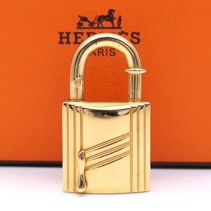 HERMES エルメス カデナ ANNEE ARBRE 木 1998年 限定 レア 南京錠 ゴールドカラー GP チャーム 送料無料 質屋 神戸つじの｜tsujinoshoten78