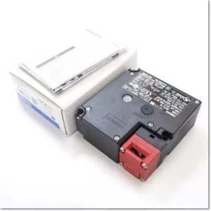 【 新品】 OMRON D4NL-2AFG-B 小形電磁ロック セーフティドアスイッチ ◆6ヶ月保証