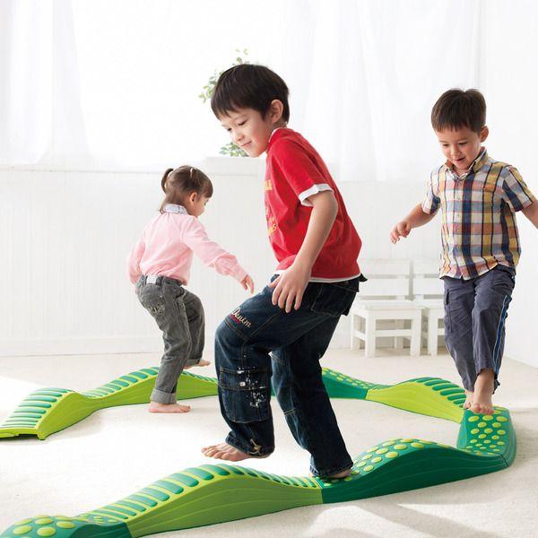 ウェイブバランス平均台 グリーン 低床型平均台 バランス遊具