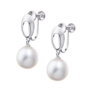 ミュウミュウ　パールピアス miumiu 好きな方に ミュウミュウ ピアス ゴールド パール - メルカリ