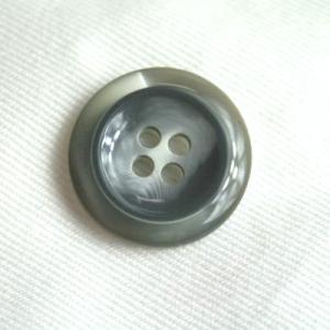 エレガント COLOR．25  15mm紳士服スーツジャケットの袖口・袖ボタンに