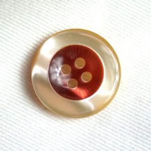 クリスタル COLOR．43  15mm紳士服スーツジャケットの袖口・袖ボタンに