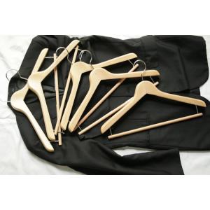 高級木製ハンガー天然木 木目ナチュラル 1本　高級テーラーで使われるスーツ用のハンガーでジャケット型...