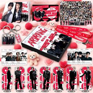 BTSグッズ ARIRANG ギフトボックス フォトカード テープ セット バンタン トレカ プレゼント KPOP 韓国 キーリング ストラップ シール 防弾少年団 缶バッジ