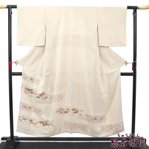 中古 色留袖 訪問着仕立て 一つ紋 違い鷹の羽 袷 正絹 白ベージュ 松 竹 笹 身丈154cm 裄...