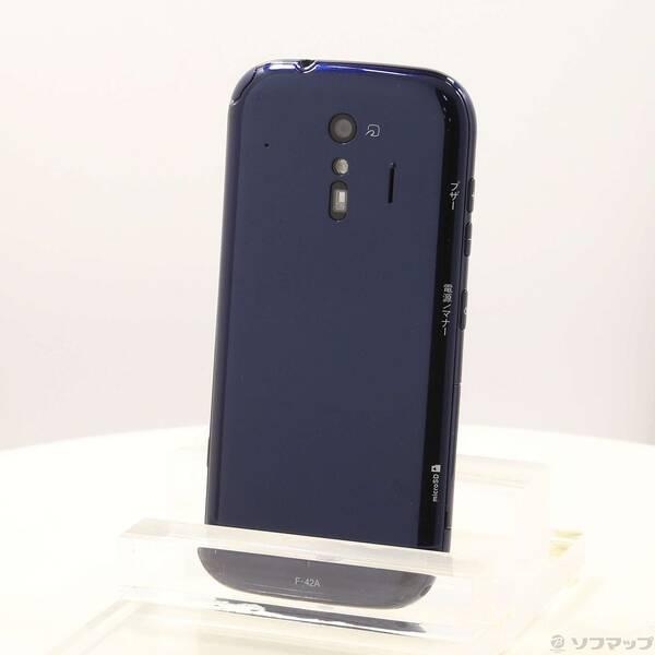 〔中古〕FUJITSU(富士通） らくらくスマートフォン 32GB ネイビー F-42A docom...