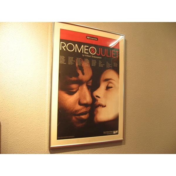 ポスター パズルフレーム 額縁 展示物　NEW ライトフレーム  ポスター 600×800 POP ...