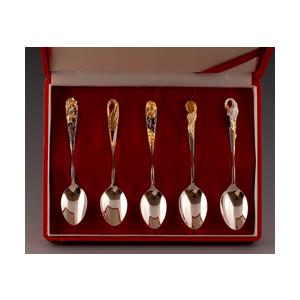 銀食器　上田銀器工芸　銀製カトラリー　鶴亀　スプーンセット　フロス付き　未使用品 銀製カトラリー「鶴亀」スプーンセット : 銀食器・銀製器の老舗