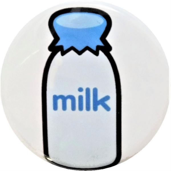 milk　食べ物　野菜　缶バッジ　（安全ピンタイプ直径38ｍｍ）