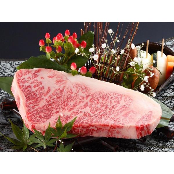 ステーキ サーロイン 米沢牛 400g(200g x 2枚) ギフト用化粧箱仕様 送料無料 (※)