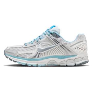 NIKE（ナイキ） スニーカー ランニング シューズ Triple Pink ボメロ