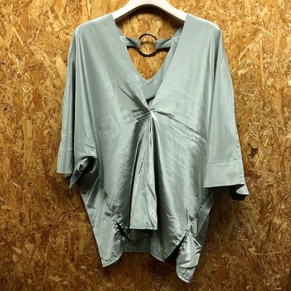 goto 薄手 ブラウス 両面Vカット 背中に飾りリング 無地 半袖 カットソー ポリエステル100...