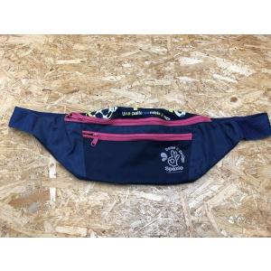 SPAZIO スパッツィオ ボディバッグ ウエストバッグ ロゴプリント かばん カバン ネイビー×ピ...