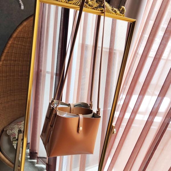 Undoセレクト/ スクエアショルダーバック