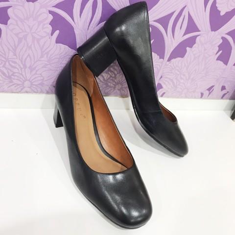 【15800→7900】インポート　スクエアレザーチャンキーヒール