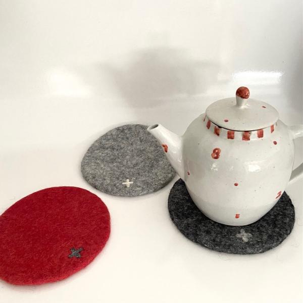 フェルト丸型 プラスデザイン　ポットマット　15cm丸