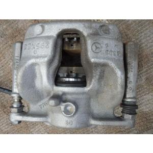 ベンツ CLAクラス DBA-117942 左Fキャリパー CLA180 シューティングブレーク A...