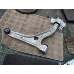 ベンツ CLAクラス DBA-117942 右Fロアアーム CLA180 シューティングブレーク A...
