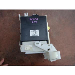 プリウス DAA-ZVW30 ヒューズボックス L 2ZR-FXE 8V0    82730-474...