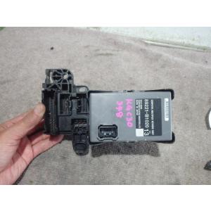 パッソ DBA-KGC30 ヒューズボックス X 1KR-FE     89221-B1020 89...