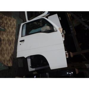サンバー V-KS4 フロントドア右　RH JA三方開 4WD EN07 054 61230TA000 228286