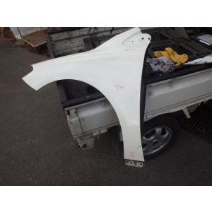 ベンツ Bクラス DBA-246242 フロントフェンダー左 LH B180 ブルーエフィシェンシー...