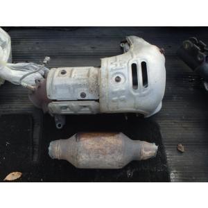 ノア TA-AZR65G 触媒 X Gセレクション 4WD 8人 1AZ-FSE 1D4   250...