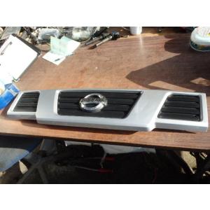 NV100クリッパー GBD-U71V ラジエータグリル 660 3G83-E A31 銀  シルバ...