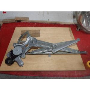 ノア DBA-ZRR70W 左Fドアレギュレータ・モーター 2000 SI 3ZR-FAE 202 ...