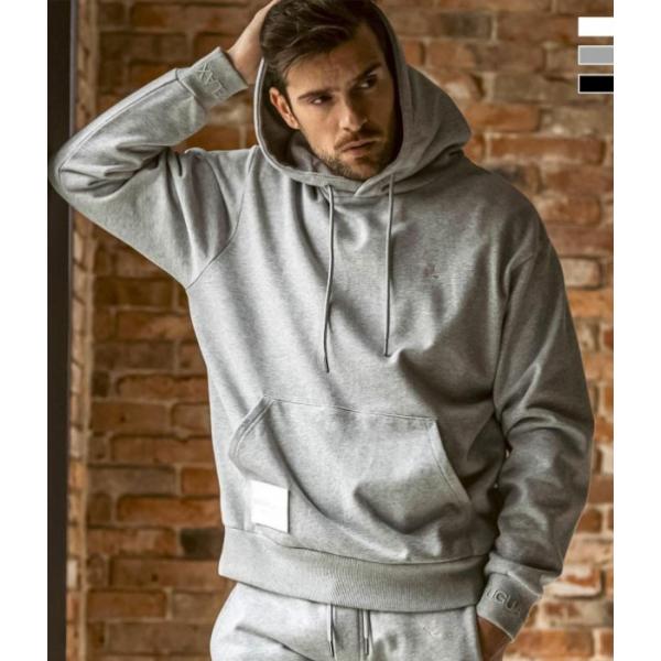 1PIU1UGUALE3 RELAX ウノピゥウノウグァーレトレ リラックス レザーパッチプルオーバ...