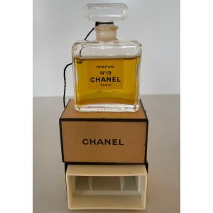 CHANEL シャネル NO.19 オードパルファム 100ml 香水 レディース