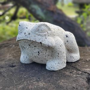 かえる カエル 全長33cm 置物 置き物 雑貨 御影石のオブジェ 庭先 玄関