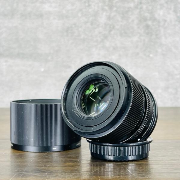 カメラレンズ【中古】SIGMA シグマ 90mm 1：2.8 DG DN Φ55 純正フード付き L...