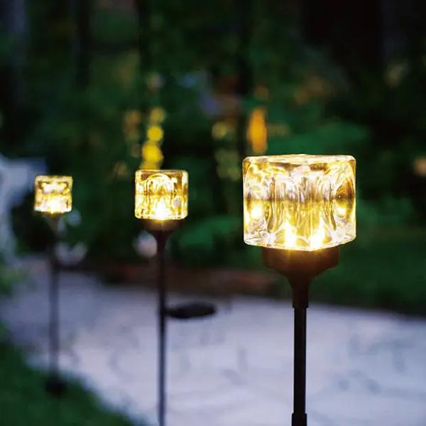ソーラーライト 屋外 防水 庭 ガーデンライト ガーデニング 差し込み 地面 クラックガラス 園芸 ...