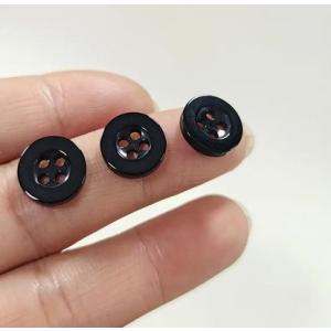 黒いプラスチックボタン 4つの穴 1.1cm - DIYの裁縫 編み物 ポロシャツ 1個 (UE7)