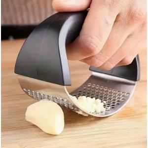 ステンレス製　ガーリックプレス クラッシャー チョッパー キッチンツール にんにくつぶし (KU13...