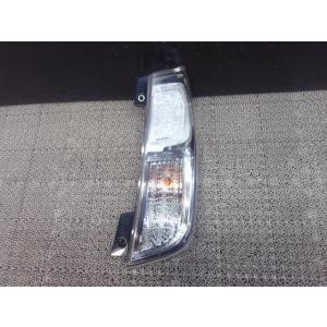 ｅＫスペース B11A 右テールランプ　右クリアテールライト X42P26 8330A920