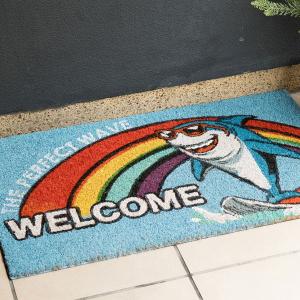 玄関マット WELCOME サメ さめ 鮫 シャーク SHARK コイヤーマット 屋外 洗える 滑り止め ウェルカム ドアマット おしゃれ コイヤー マット 店舗 雨 泥落とし