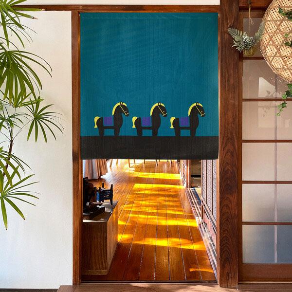 のれん 3頭の馬 黒馬 馬 うま 縁起物 85×90cm 洗面所暖簾 干支 縁起 業務用 店舗用 飲...