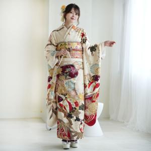 レンタル 振袖 成人式 21点セット 古典柄 レトロ アンティーク系 結婚式 結納 花 正絹 ベージュ系 象牙色と深紅の豪華古典柄 ※2027年1月ご予約空きなし