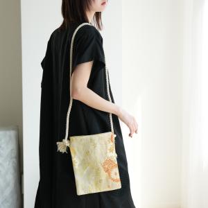着物リメイク バッグ かばん ショルダーバッグ レディース メンズ maison utatane No.BG08 風を待つ菊 帯リメイクショルダーバッグ 一点物 正絹 日本製 ベージュ