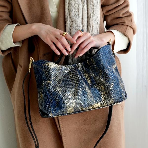 バッグ レディース レザー PYTHON パイソン ウェーブトートバッグ ミニ ネイビー×ゴールド ...