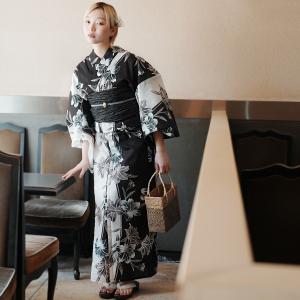 浴衣 レディース セット utatane 浴衣 3点セット 高級変わり織 白と黒の染め分けに百合 フリーサイズ 浴衣・帯・下駄付き 黒 兵児帯