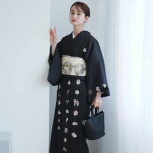 着物 袷 ポリ 単品 絵羽 ニコアンティーク 干支飾り・ブラック 黒 仕立て上がり 袷 附下風 日本製 レトロ レディース ポリエステル つるし飾り柄 干支 吉兆柄